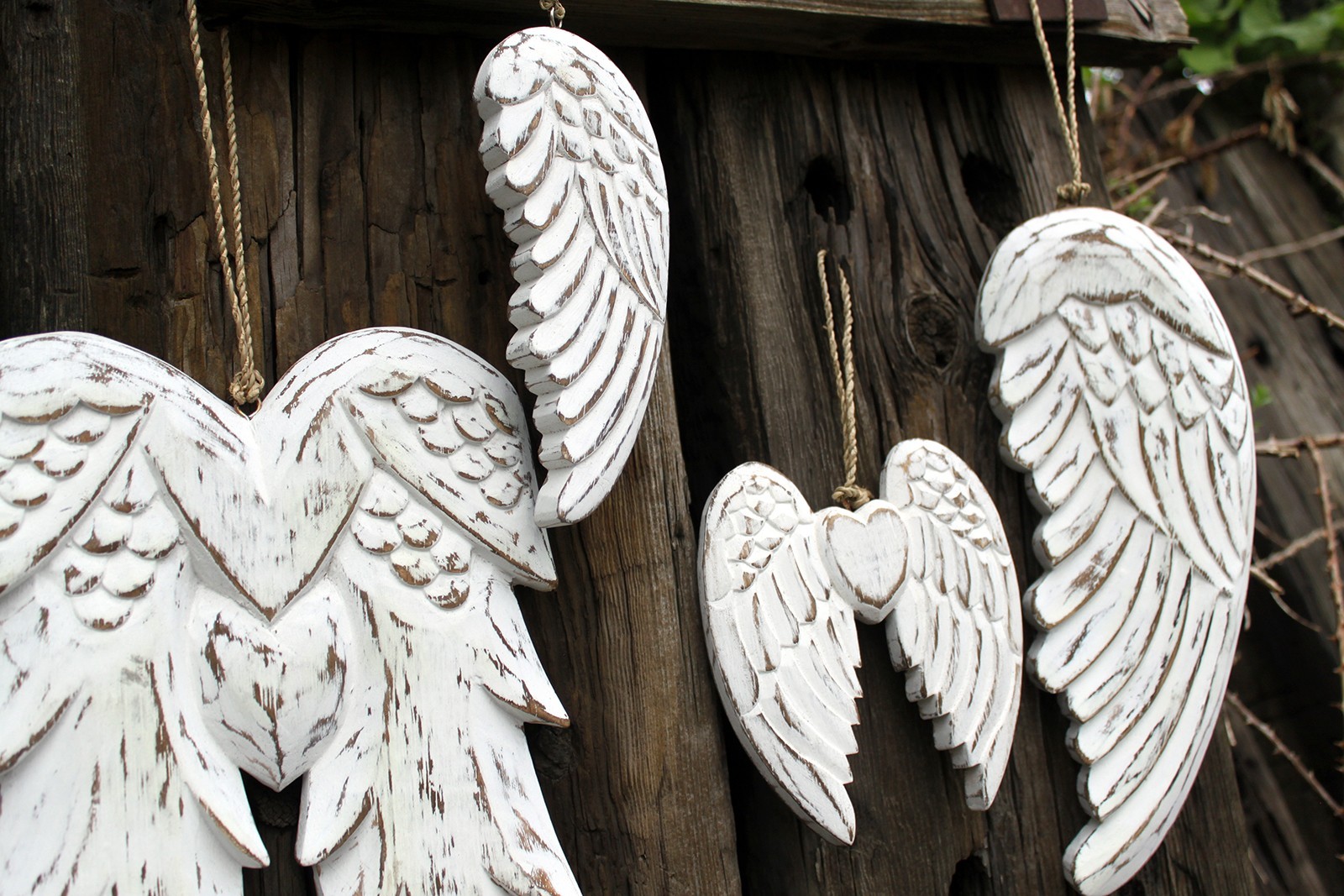 Závesná dekorácia - Anjelské krídla a srdce 24cm