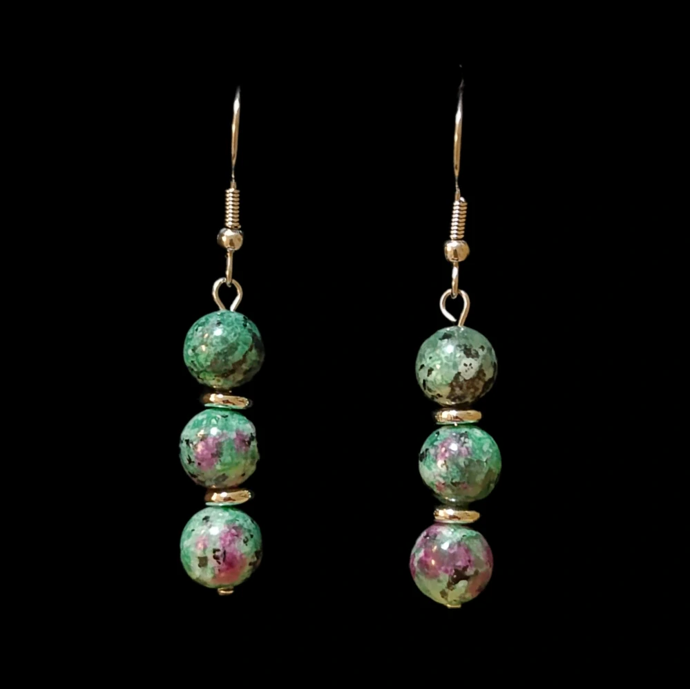 VM Náušnice 3x8mm Rubín v zoisite imitácia