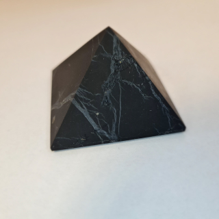 Šungit pyramída veľká